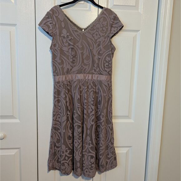Soieblu Lace Damask Dress | Women’s Large | Beige | Elegant Cocktail Party - Picture 1 of 5